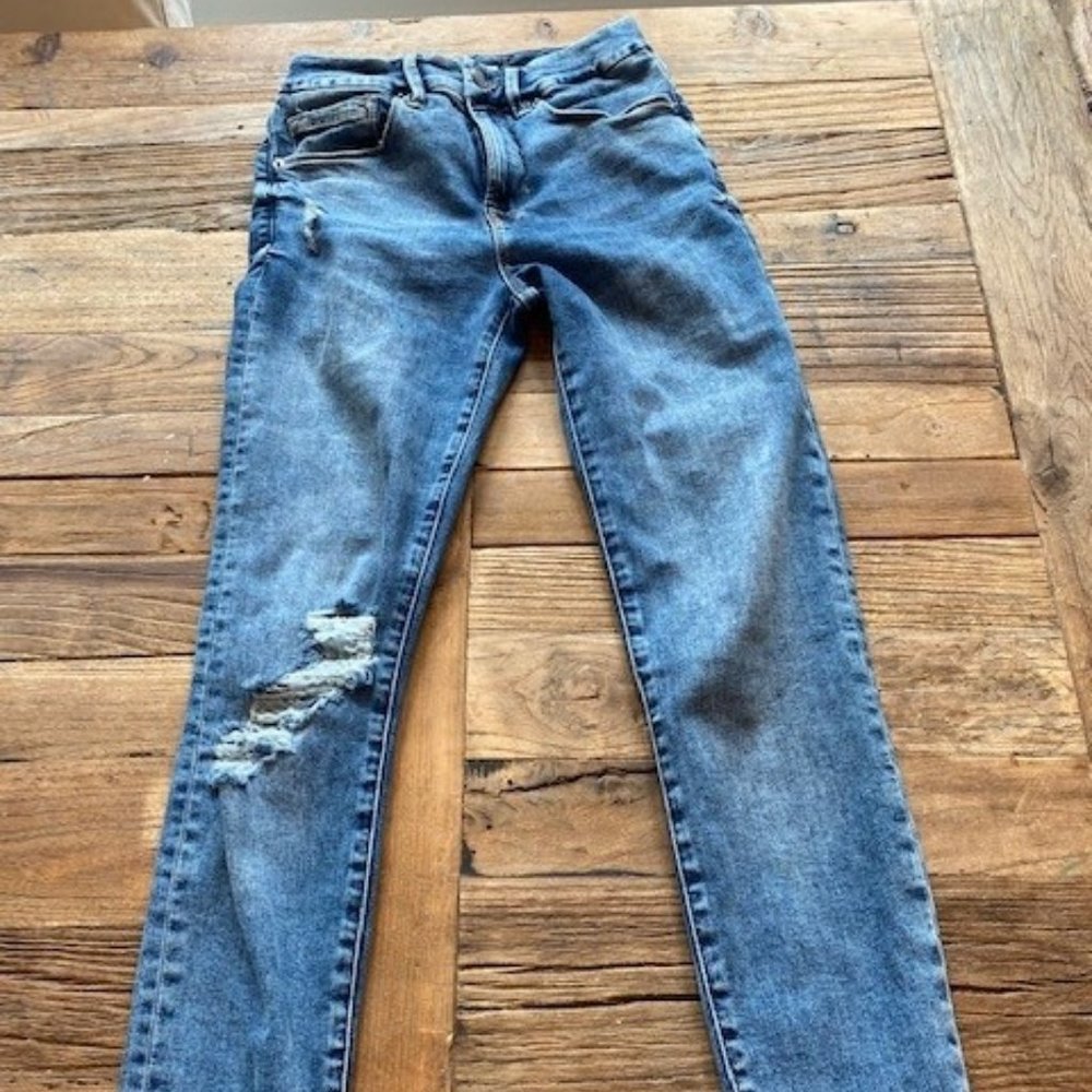 Good American Good Legs Crop Distressed Skinny